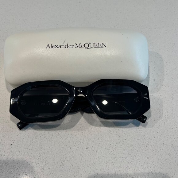 McQueen MQ0342S Rectangular Black Sunglasses With Bold Frame - Picture 10 of 12